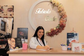 المنشأة من الخارج