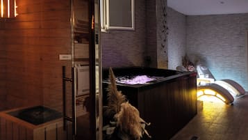 1 treatment room, massages