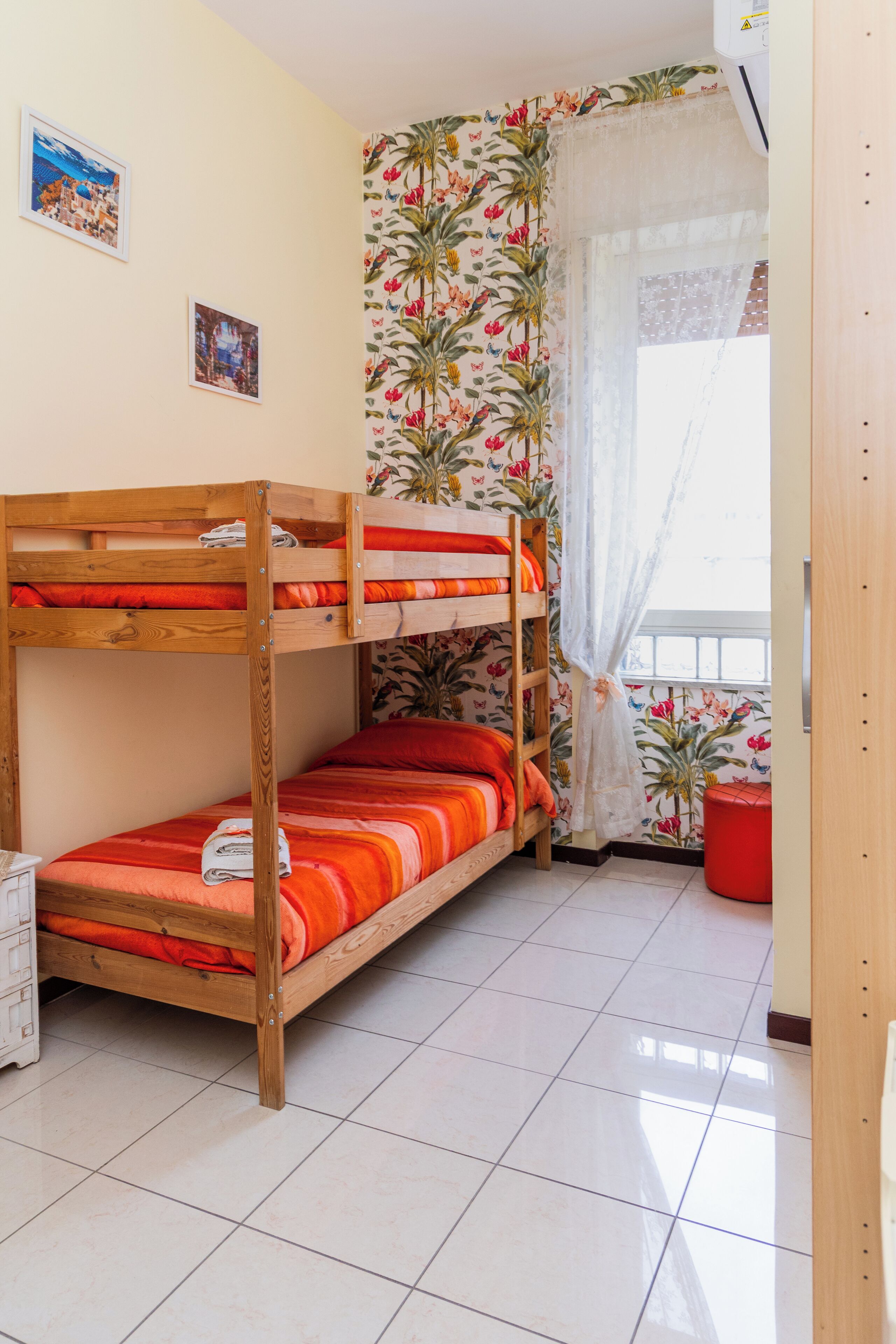 Basic-rum | Individuell inredning, unika möbler och mörkläggningsgardiner