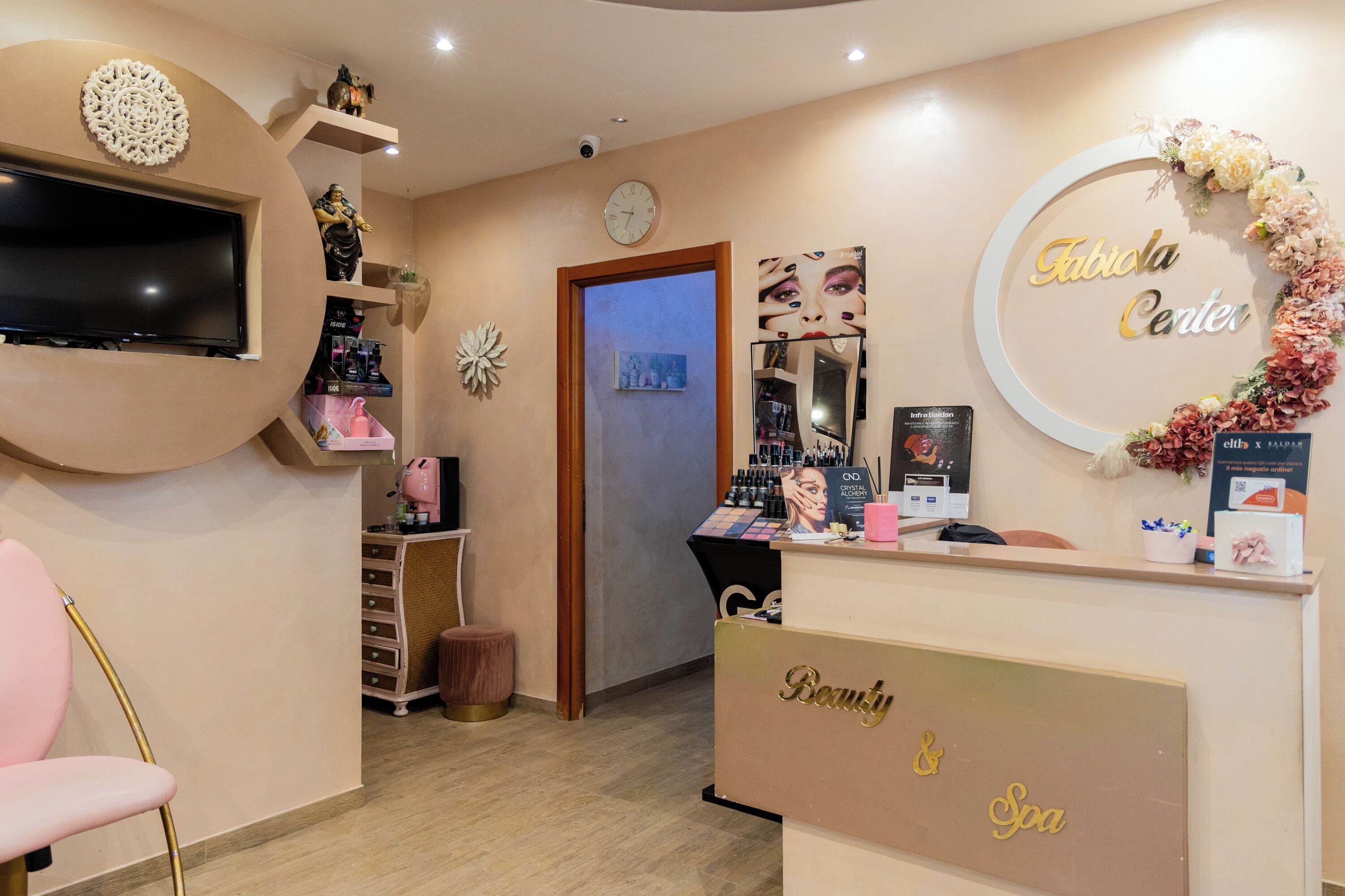 1 treatment room, massages