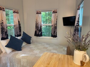 Bügeleisen/Bügelbrett, kostenloses WLAN, Bettwäsche