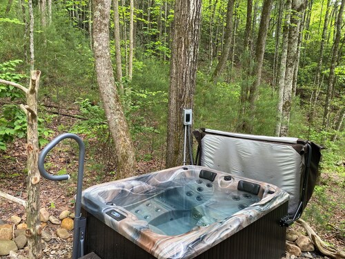 Enjoyable 1-bedroom Tiny cottage with AC /heat and Hot Tub in charming Del Rio