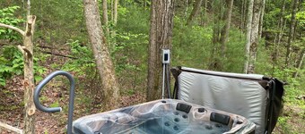 Enjoyable 1-bedroom Tiny cottage with AC /heat and Hot Tub in charming Del Rio