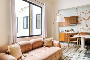 Room - Juarez Design Single - Charming 1 BD Apartment With Balcony in Mexico City (Mexico City)