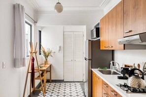 Room - Juarez Design Single - Charming 1 BD Apartment With Balcony in Mexico City (Mexico City)