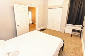 Fer et planche à repasser, Wi-Fi, draps fournis