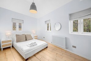 مكواة/لوح كي وواي فاي مجانًا وملاءات أسرّة