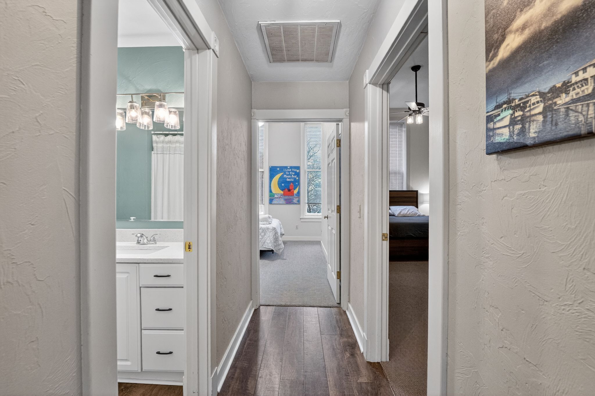 3 bedrooms, iron/ironing board, WiFi, bed sheets