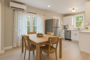 Dining - 4BR Home w/ 2 Kitchens & 2 Living Rooms (San Antonio)