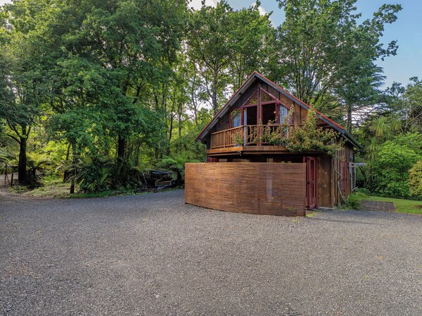 المنشأة من الخارج