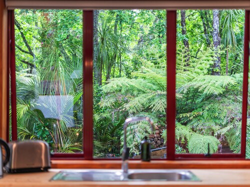 The Oak House - Driving Creek Retreat Coromandel