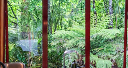 The Oak House - Driving Creek Retreat Coromandel