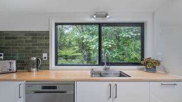 Fridge, microwave, dishwasher, coffee/tea maker