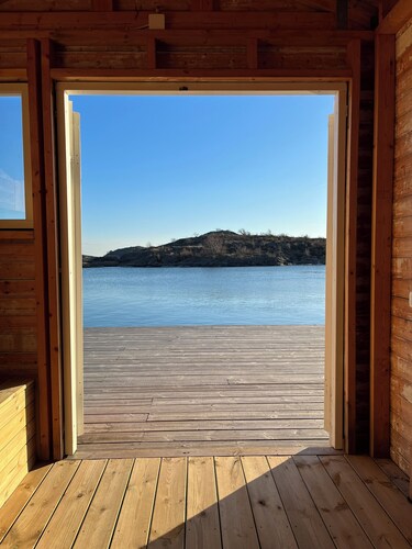 Modern 3 bedroom house with sea access, close to Gothenburg