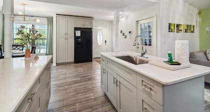 PRIVATE Single Family Home On Acreage. Boats/RV's OK! Lakes, Fish, Slps 10, Dis!