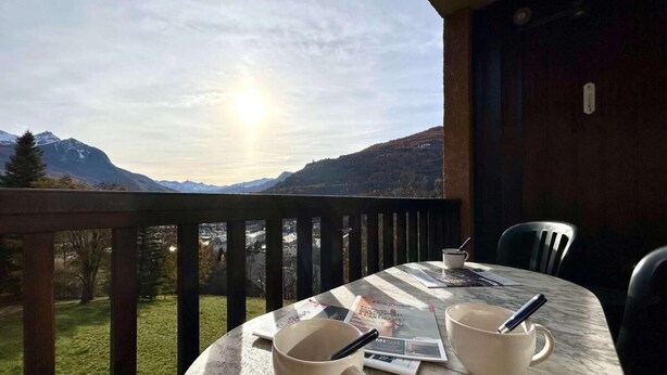 Outdoor dining - 2nd floor, view mountain, balcony, tv, 30m², Serre Chevalier (Briançon)