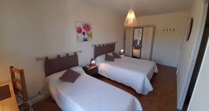 Bright T2 with Wi-Fi and washing machine, center of La Roche-Posay