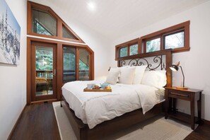 Bureau, fer et planche à repasser, Wi-Fi, draps fournis