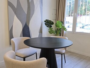 Dining - Designer Suites in Málaga, Authentic District (Málaga)