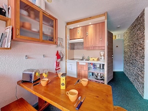Kühlschrank, Mikrowelle, Geschirrspüler