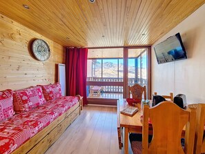 TV - Bright Studio 34m², Balcony, Foot of Slopes, 4 people (Val Thorens)