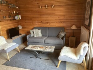 TV - Central apartment 2 bedrooms, 6 people, Les Carroz d'Arâches (Les Carroz d'Arâches)