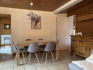 Dining - Central apartment 2 bedrooms, 6 people, Les Carroz d'Arâches (Les Carroz d'Arâches)