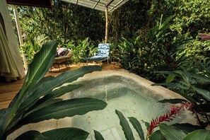 Pengeskab på værelset, arbejdsområde til bærbare computere