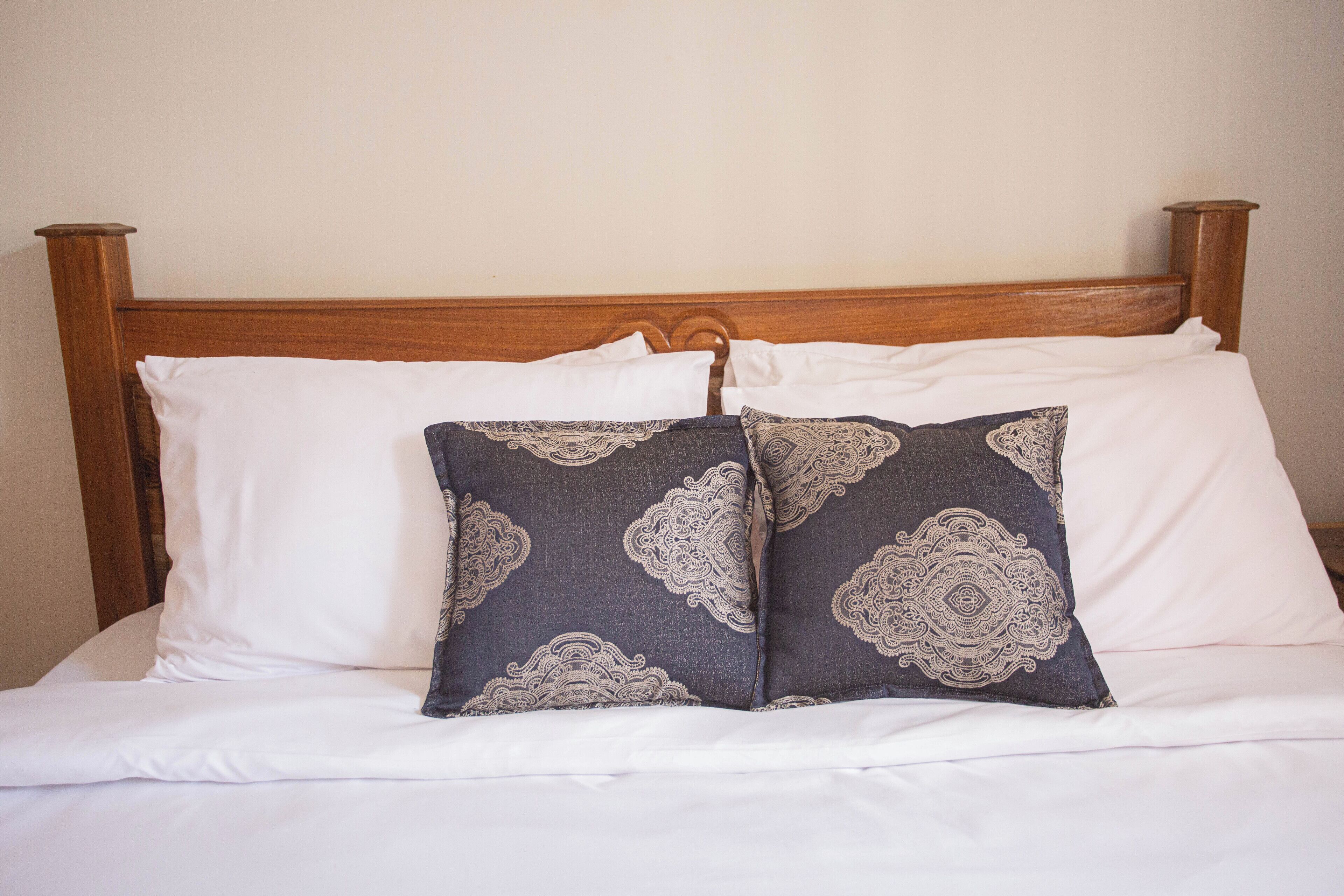 4 bedrooms, in-room safe, iron/ironing board, free WiFi