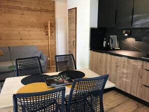 Interior - 2-room apartment at cable car base, pets allowed, parking (Arâches-la-Frasse)