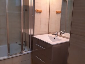 Hair dryer - Cozy Studio with terrace, 4 people, private parking (Arâches-la-Frasse)