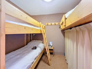 Room - Bright central studio, south balcony, 4 people (Val Thorens)