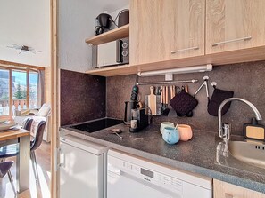 Kühlschrank, Mikrowelle, Geschirrspüler