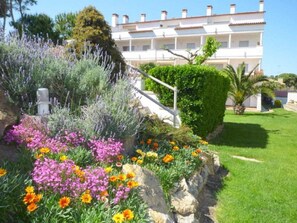 Property grounds - Comfortable apartment with terrace and communal pool, near Riells Beach (L'Escala)