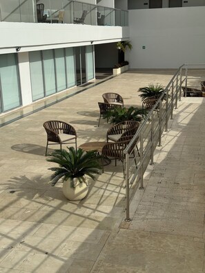Property grounds - Only 3 blocks from the airport and 3 minutes from the beaches (Cartagena de Indias)
