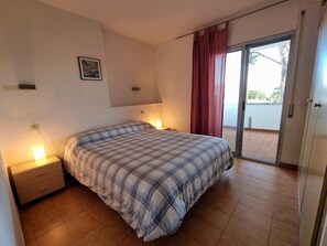 2 bedrooms - Charming apartment with terrace and pool in L'Escala, near the beach (L'Escala)
