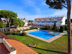 Pool - Charming apartment with terrace and pool in L'Escala, near the beach (L'Escala)