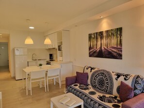 Interior - 1-bedroom apartment with terrace, close to the beach (L'Escala)