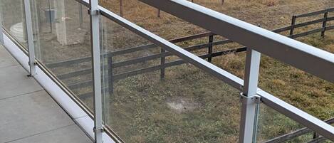 المنطقة المحيطة بالمنشأة