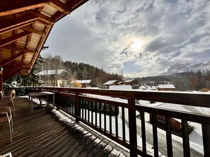 Property grounds - Luxury Chalet 5 Bedrooms with Jacuzzi and Parking (Arâches-la-Frasse)