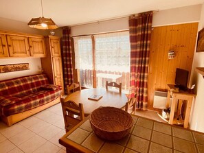 TV - Cozy apartment with balcony in Saint-Jean-de-Sixt (Saint-Jean-de-Sixt)