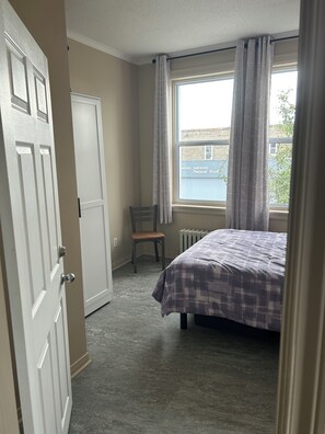 Fer et planche à repasser, Wi-Fi, draps fournis