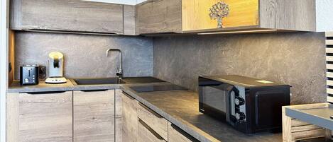 Geladeira, micro-ondas