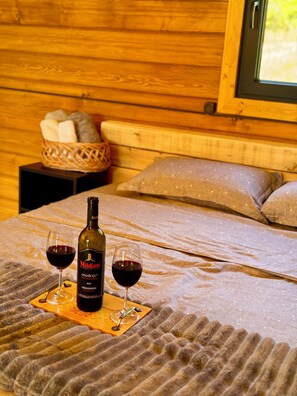 Room - Charming 1-bedroom cottage with AC in cozy Sioni (Sioni)