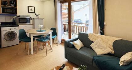 Studio ski-in/ski-out with large balcony at Les Orres