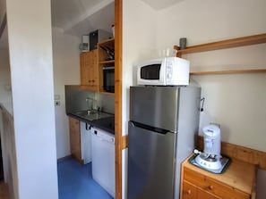 Kühlschrank, Mikrowelle, Geschirrspüler