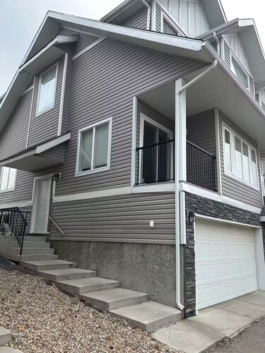 A cozy legal Basement /Separate Ent &Free parking