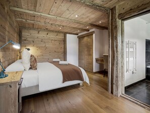 5 bedrooms, bed sheets - Chalet in Saint-Gervais-les-Bains, 11 ppl, sauna, Wi-Fi, parking (Saint-Gervais-les-Bains)