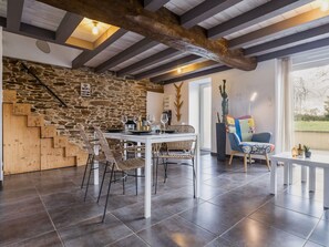 Dining - Charming house with garden and Wi-Fi (Bouvron)