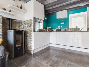 Fridge, microwave, oven, dishwasher - Charming house with garden and Wi-Fi (Bouvron)